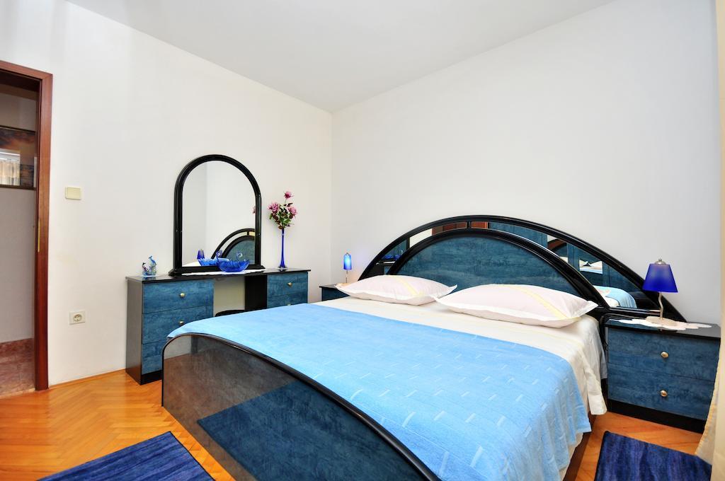 Apartments Sakal 트로기르 객실 사진